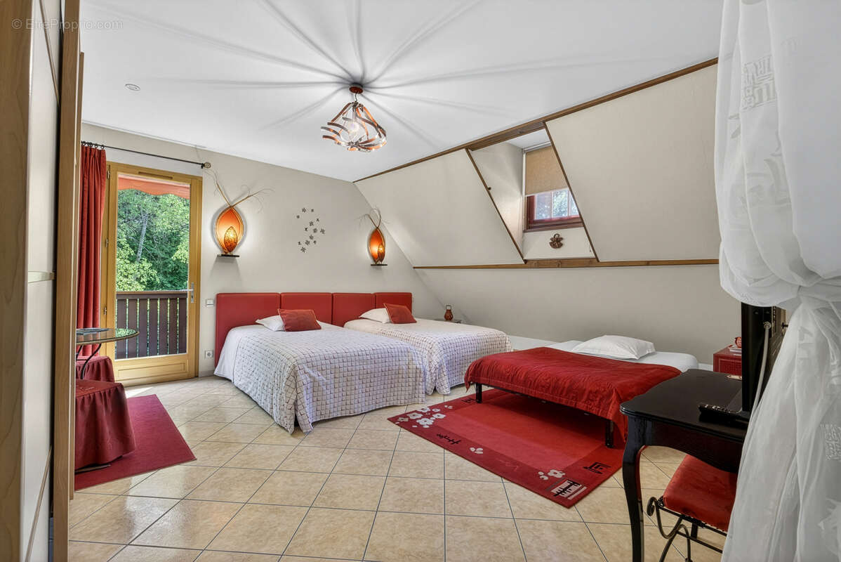Maison à LA TOUR-DU-PIN