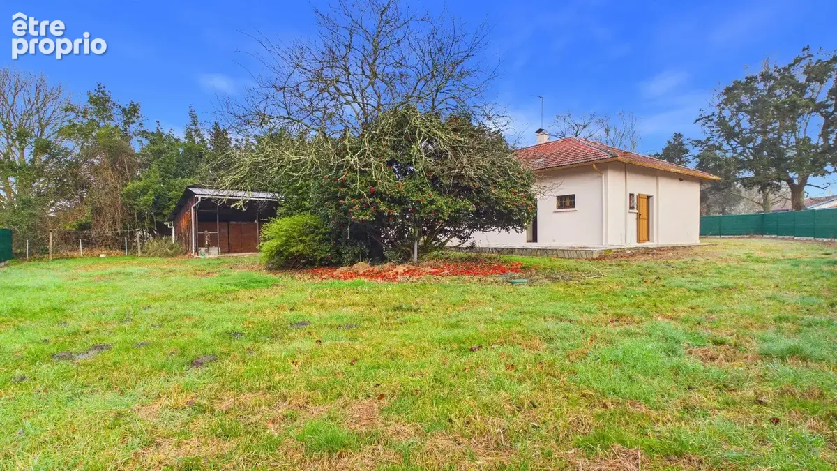 Maison des années 80 à rénover sur terrain constructible de 1191 m² - photo 5