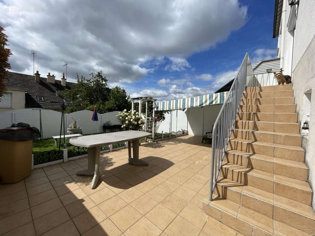 Maison 94 m² à Le Mans  - photo 3