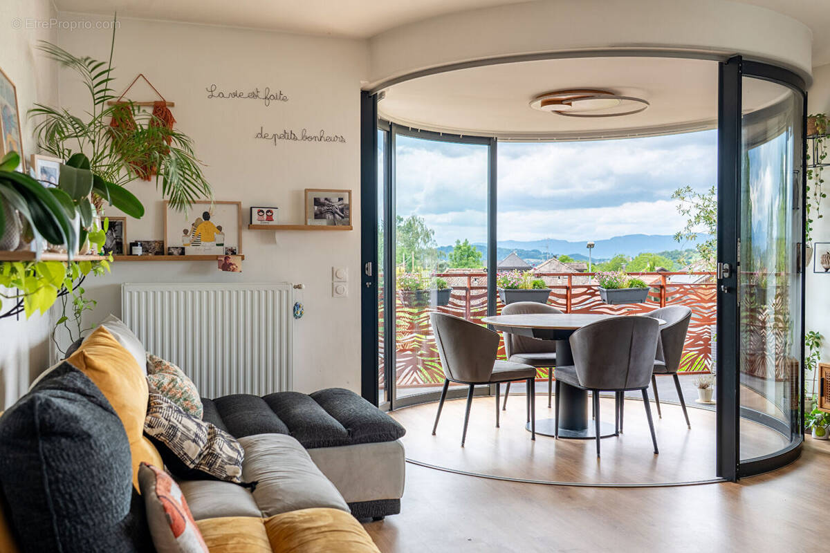 Appartement à POISY
