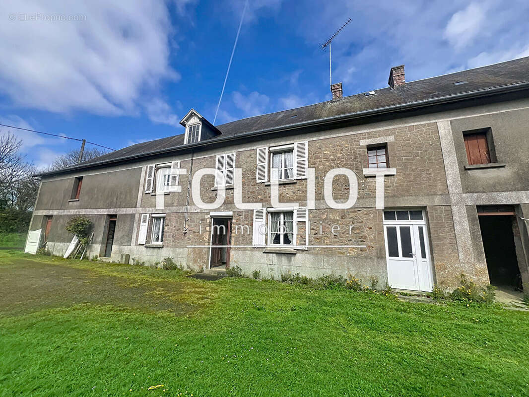 Maison à SAINT-SAUVEUR-LENDELIN