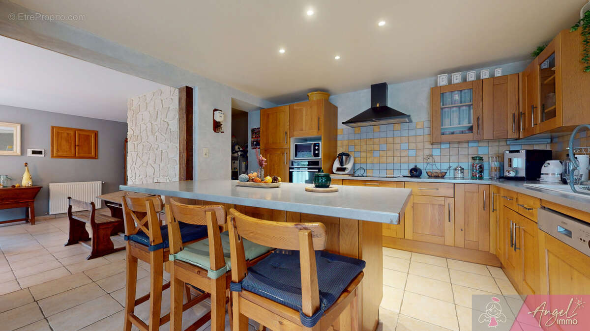 Maison à MONT-SOUS-VAUDREY
