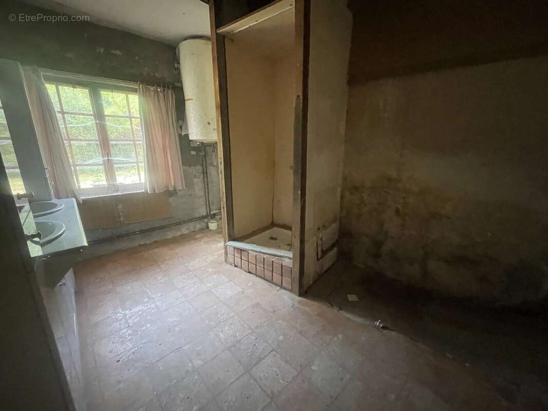 Maison en pierre de 200 m² à rénover - photo 6