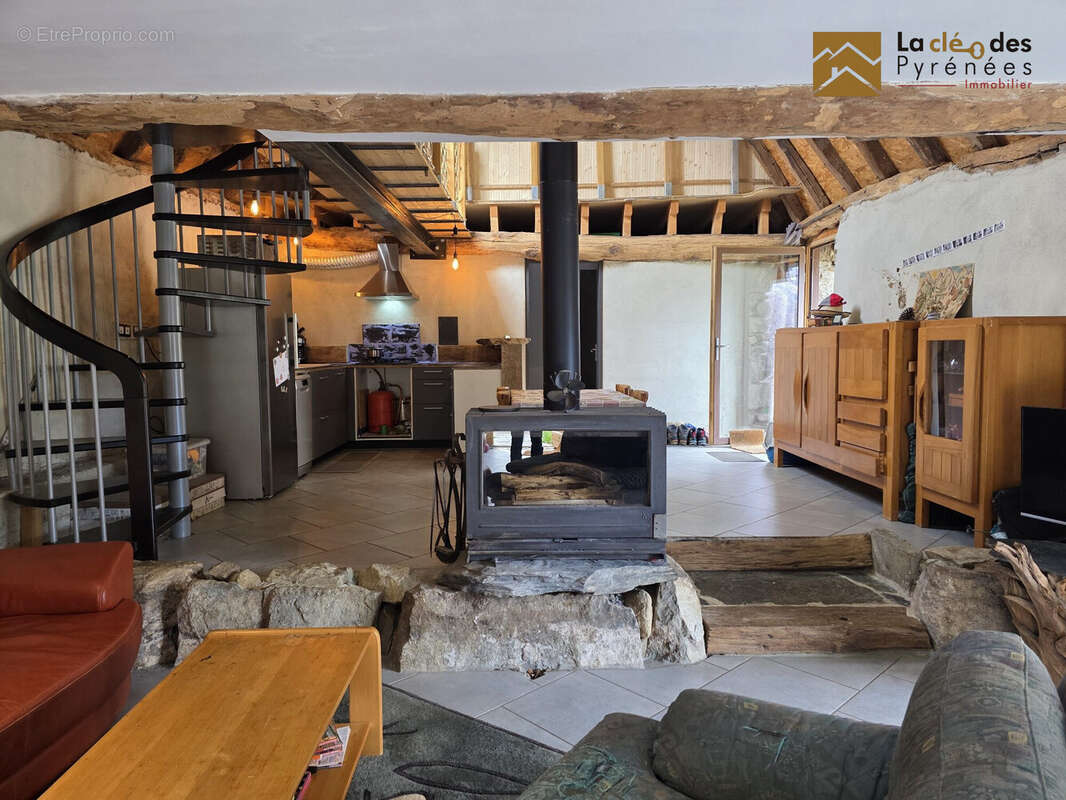 Maison à ESTAING