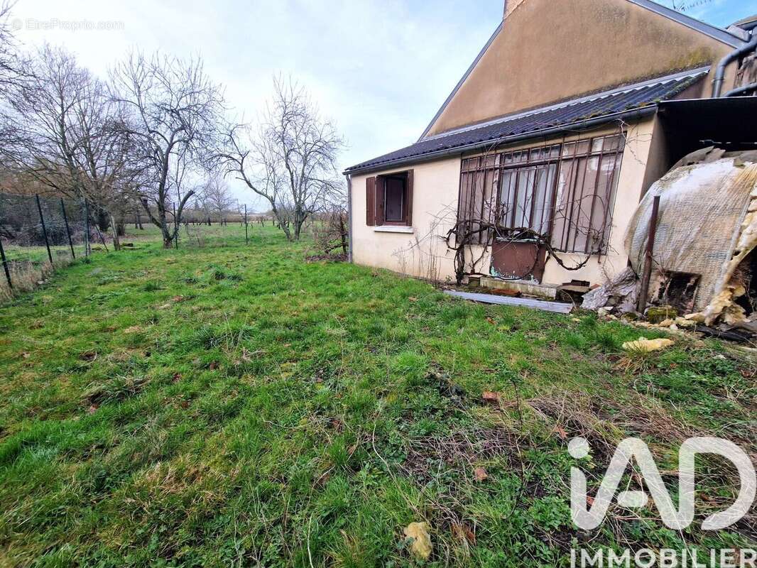 Photo 6 - Maison à SAINT-JEAN-DE-BRAYE