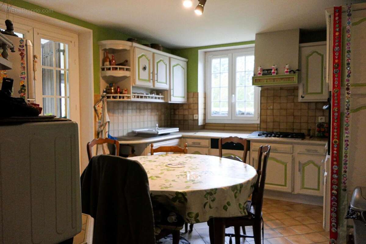 Maison à LACROPTE