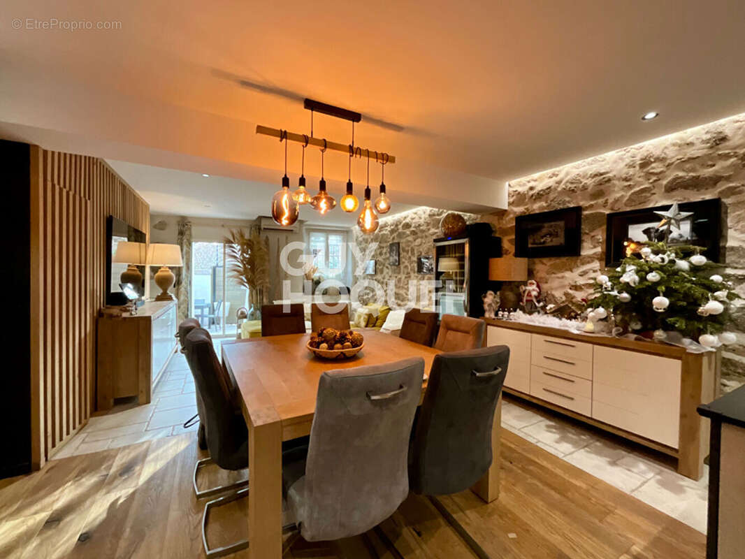 Maison à PLAN-DE-LA-TOUR