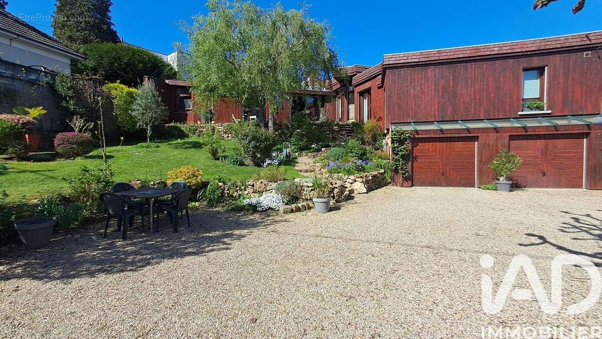 Photo 1 - Maison à BURES-SUR-YVETTE