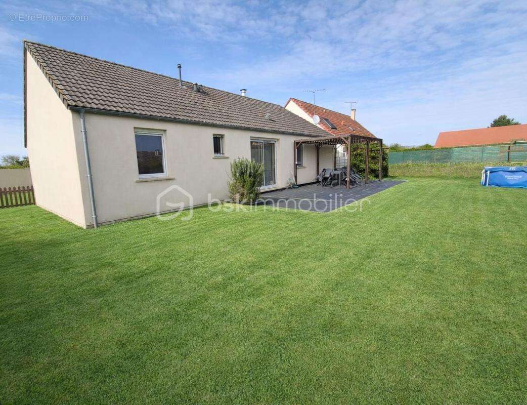 Maison à LIVRY-LOUVERCY