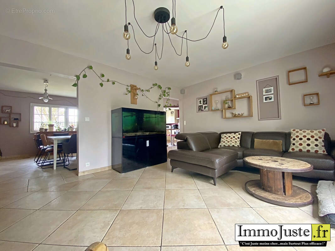 Maison à LES ESSARTS-LE-ROI