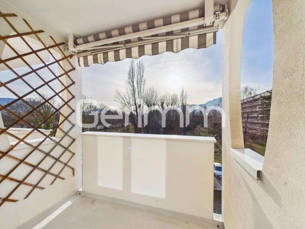 Appartement à MEYLAN