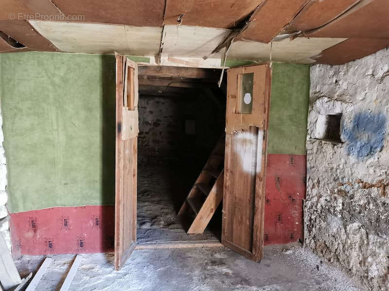 Maison à SAINT-SYMPHORIEN-DE-MARMAGNE