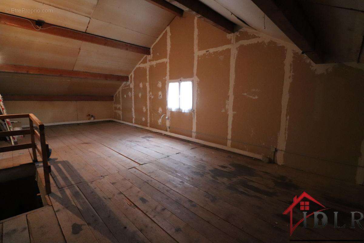 Maison à LA RIVIERE-DRUGEON