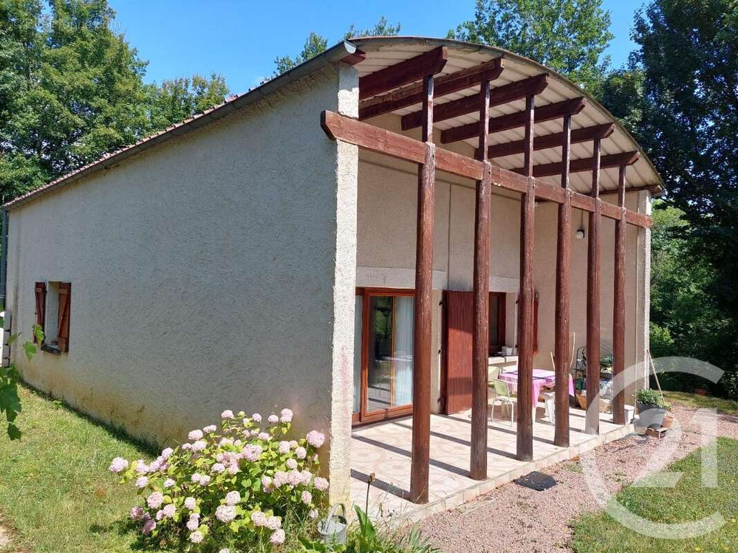 Maison à POUQUES-LORMES