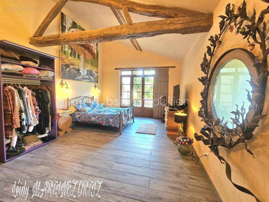 Maison à VIC-FEZENSAC