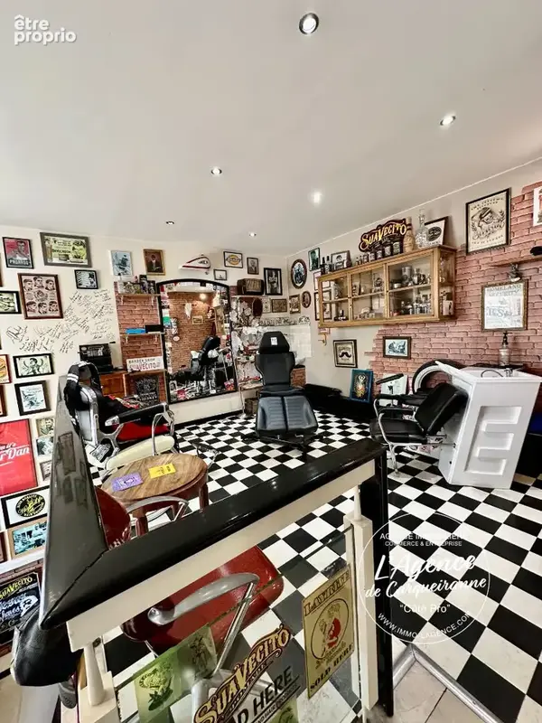 Fonds de commerce salon de coiffure barbier 55 m2 idealement situe dans le centre ville de hyeres - photo 2