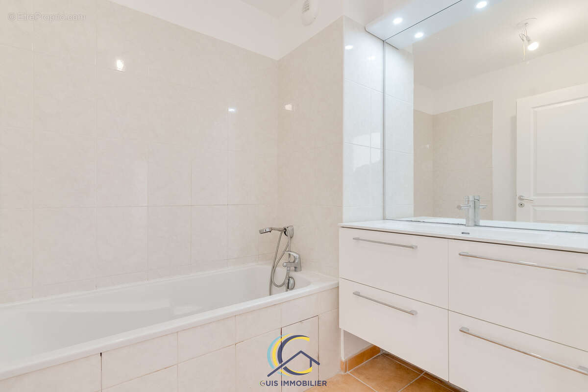 Appartement à MARSEILLE-8E