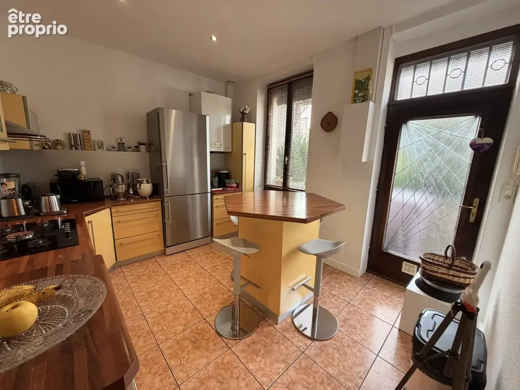 T6 avec 4 chambres, grand balcon donnant sur jardin au calme - photo 4