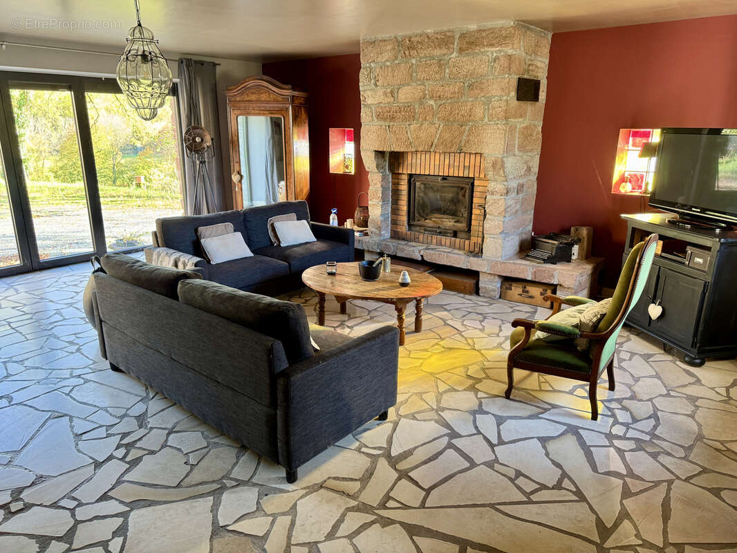 Maison à SAINT-CYPRIEN