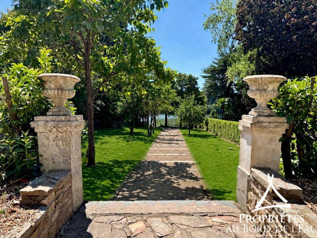 Rare, maison au bord de l’erdre, a sucé-sur-erdre. - photo 4