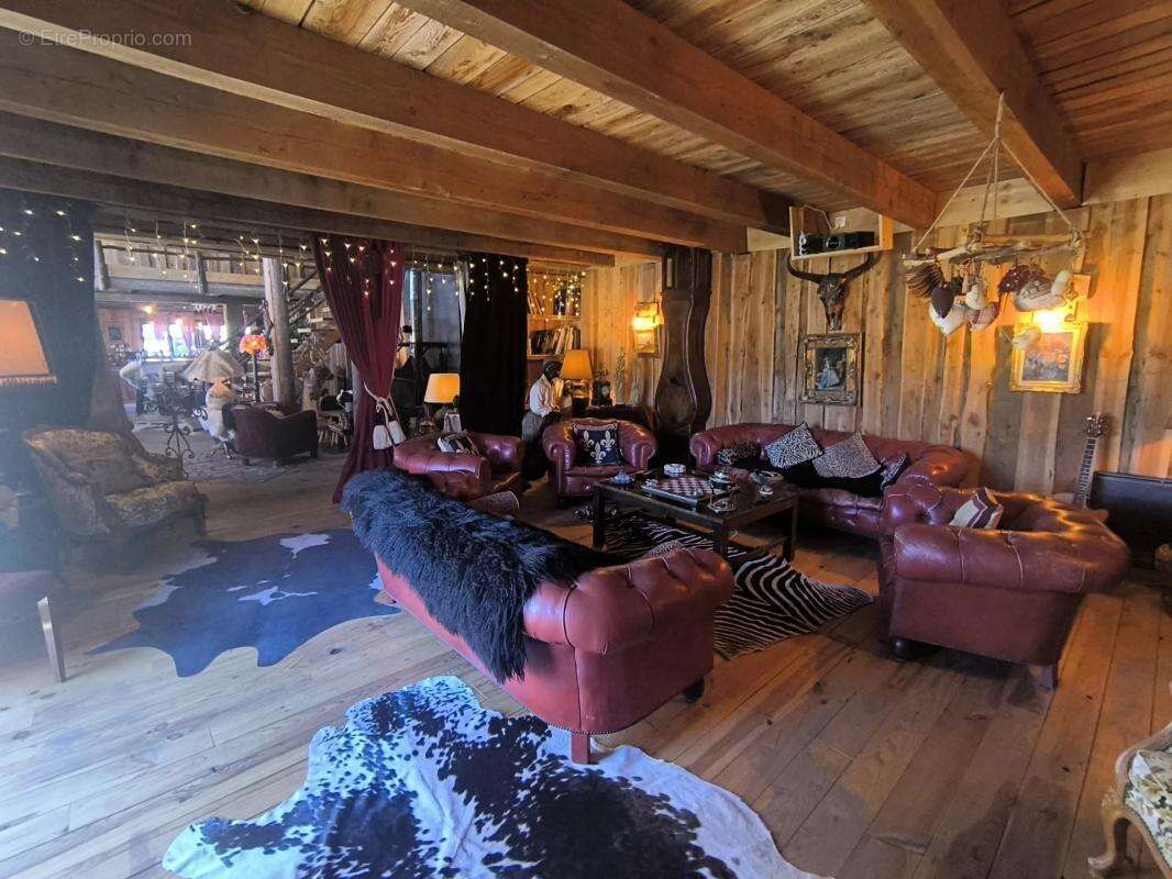 Maison à GREOLIERES