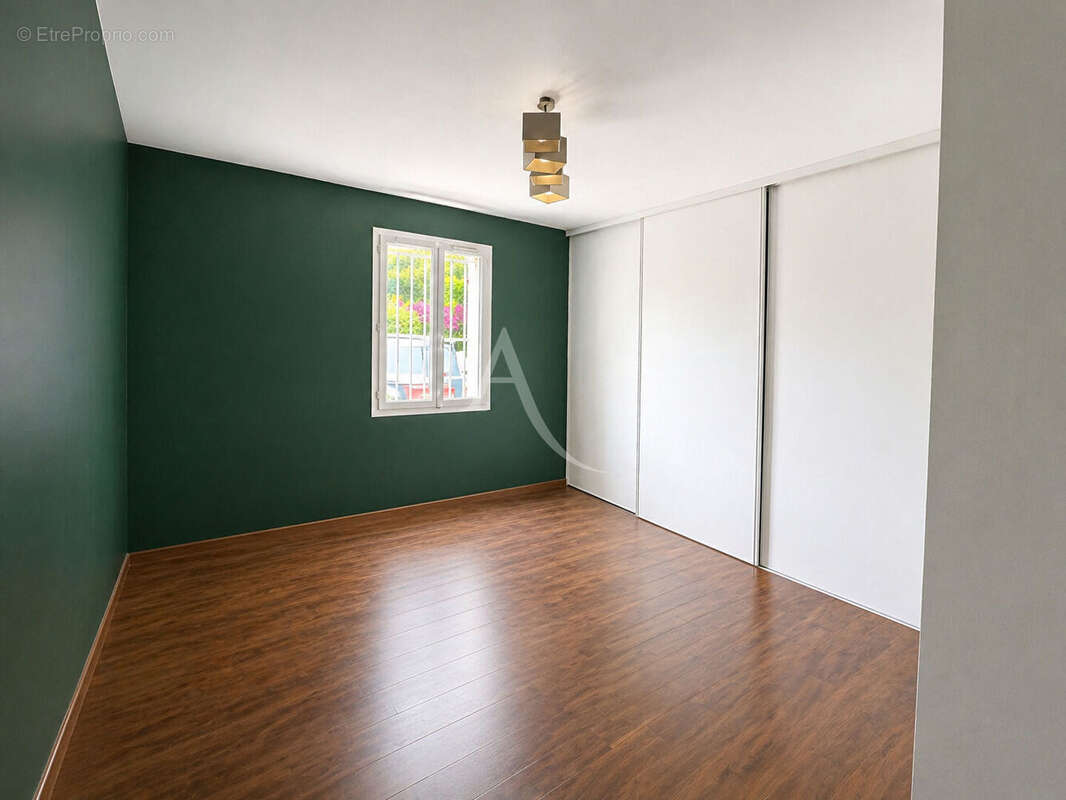 ANNET SUR MARNE : maison familiale individuelle - 7 pièces avec jardin - garage - 3 salles de bains - photo 6