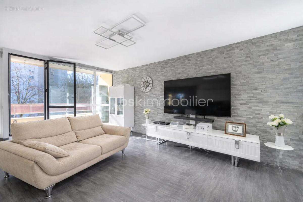 Calme, verdure, grand appartement ensoleillé, avec Balcon - photo 2