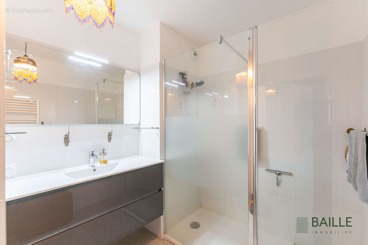 Appartement à SAINT-CYR-SUR-MER