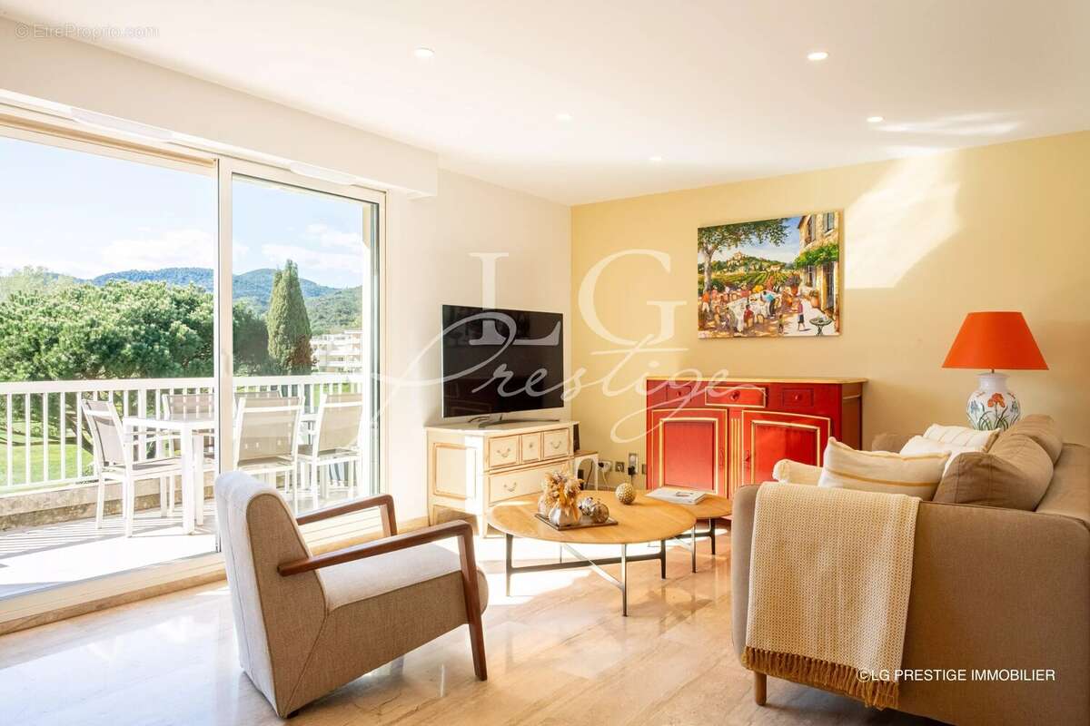 Appartement à MANDELIEU-LA-NAPOULE