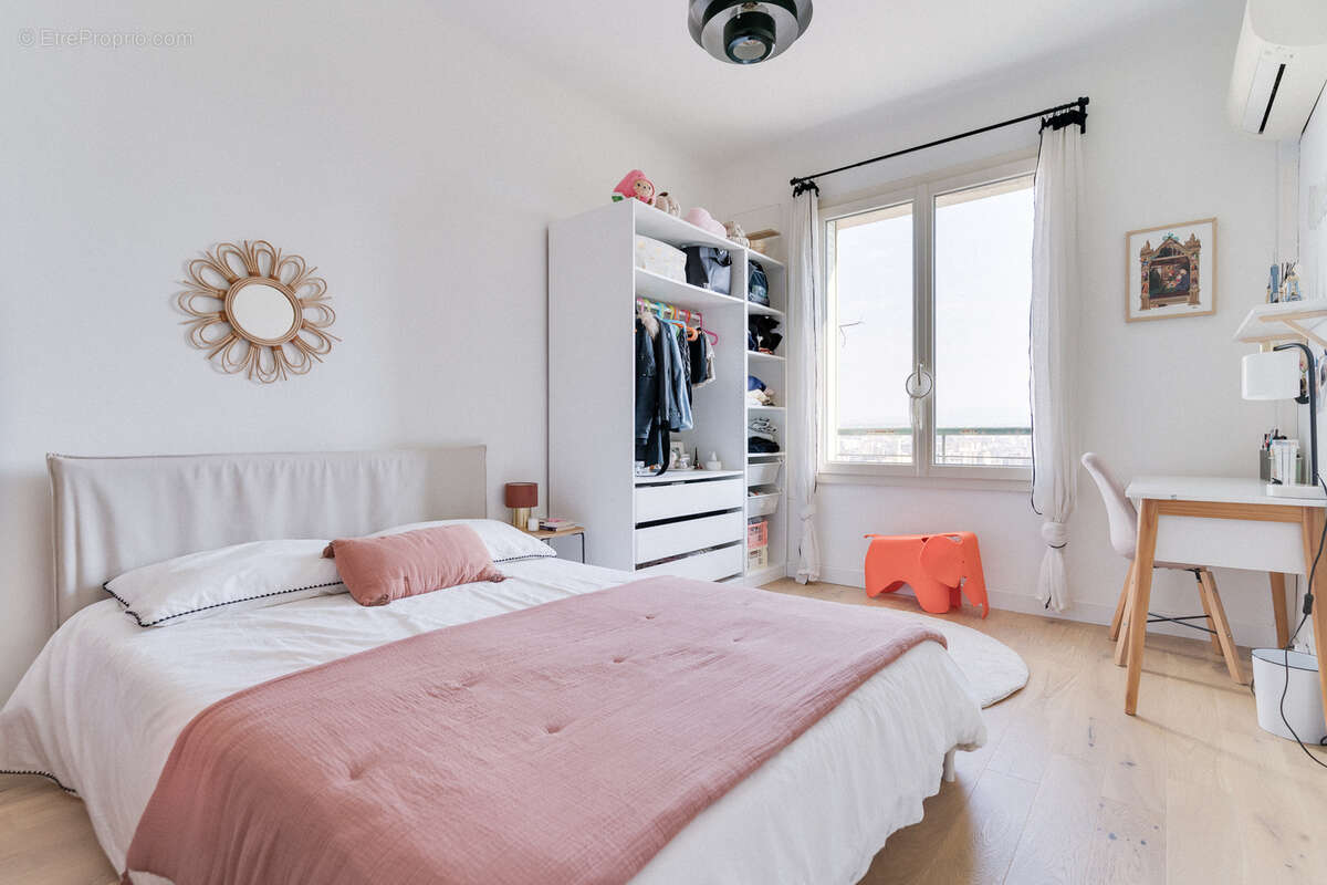 Appartement à MARSEILLE-6E