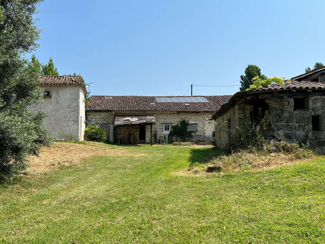 Superbe propriété avec de nombreuses dépendances en campagne - photo 40