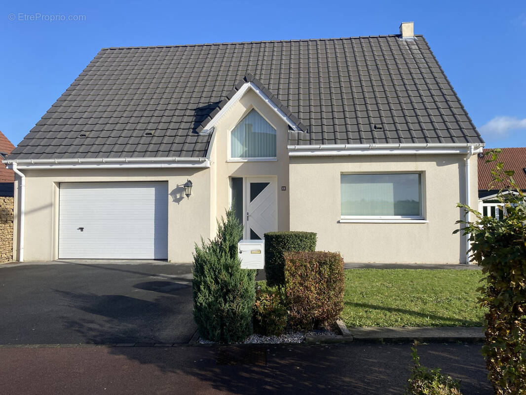 Maison à COURRIERES