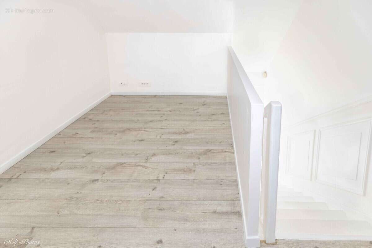 Maison à LE MESNIL-SAINT-DENIS