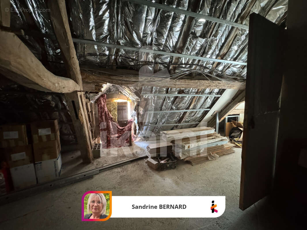 Grande maison de caractère a rénover. Calme assuré - photo 9