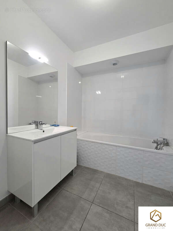 Appartement à MARSEILLE-2E
