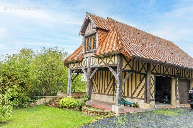 Maison à PONT-L&#039;EVEQUE