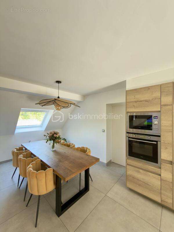 Maison à LA CHAPELLE-DES-MARAIS