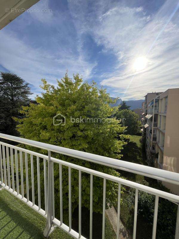 Saint-martin-d'heres village 'le carina' t3 de 66 m² - photo 11