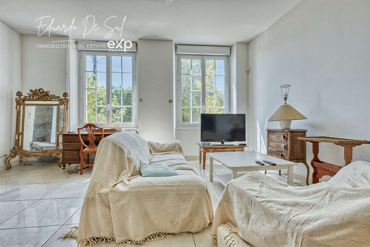 Maison 220 m² à Cantenac  - photo 5