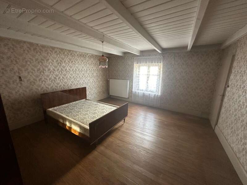 Maison à CONTREXEVILLE