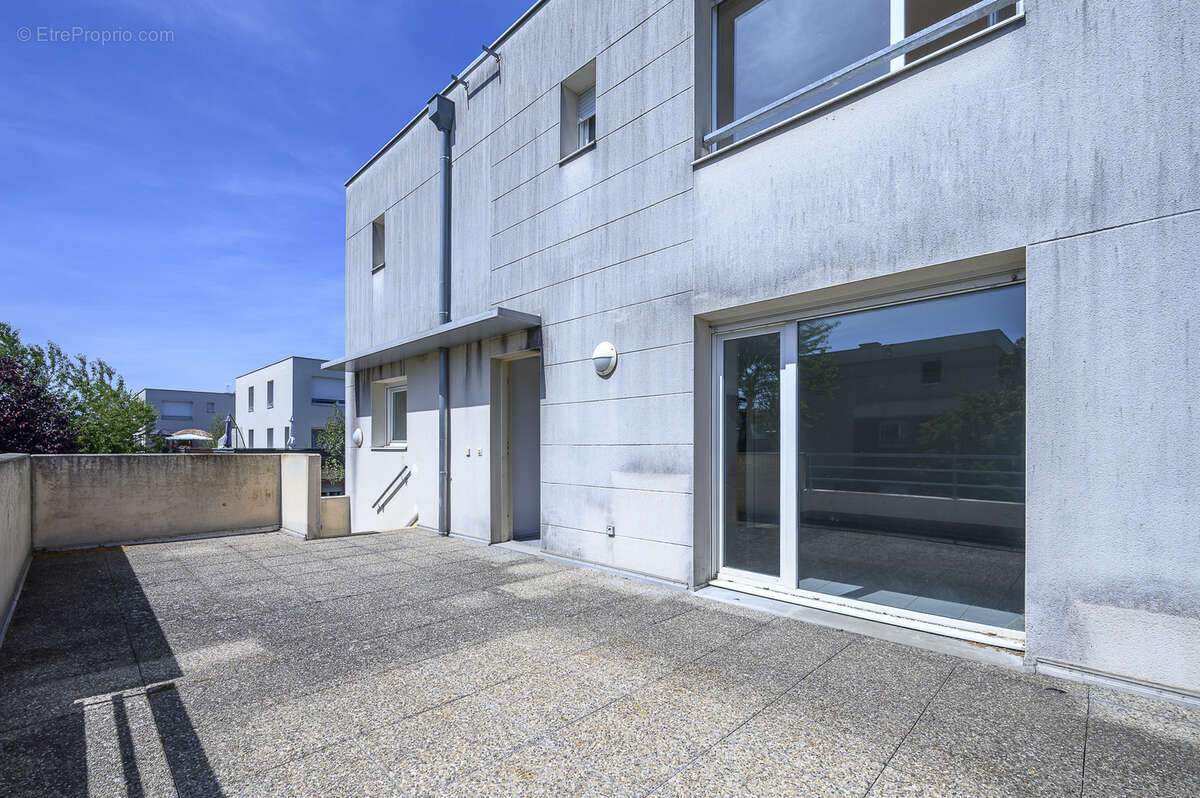 STRASBOURG NEUHOF STÉÂHNIE - Duplex 5 pièces de 98m2 avec terrasse, parking et garage - photo 14