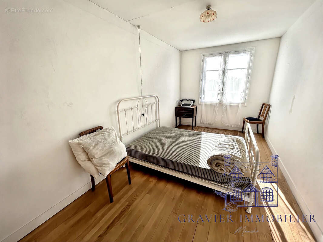 Maison à SAINT-GERMAIN-SUR-AY