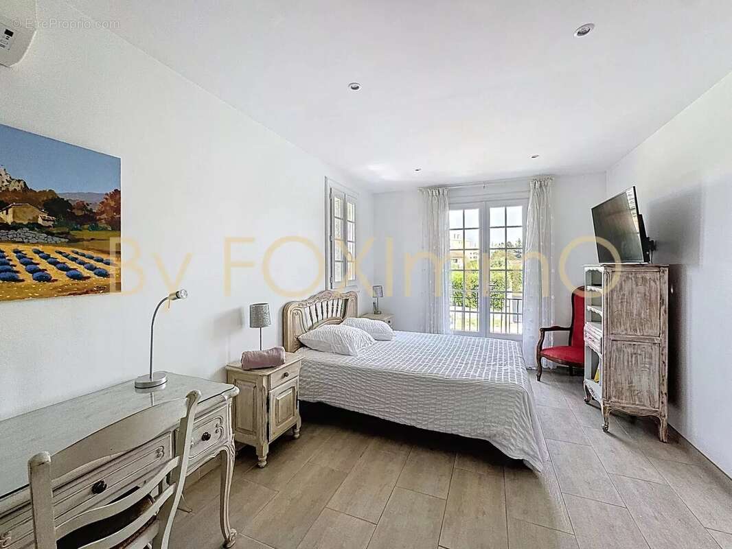Antibes centre, au calme, maison 4 chambres , jardin, grand garage , parking privatif, expo sud - photo 10