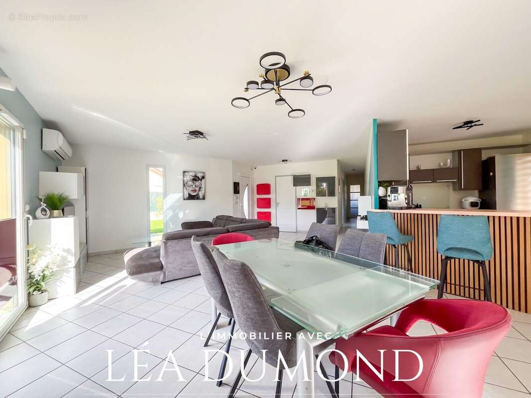 Maison à SURY-LE-COMTAL