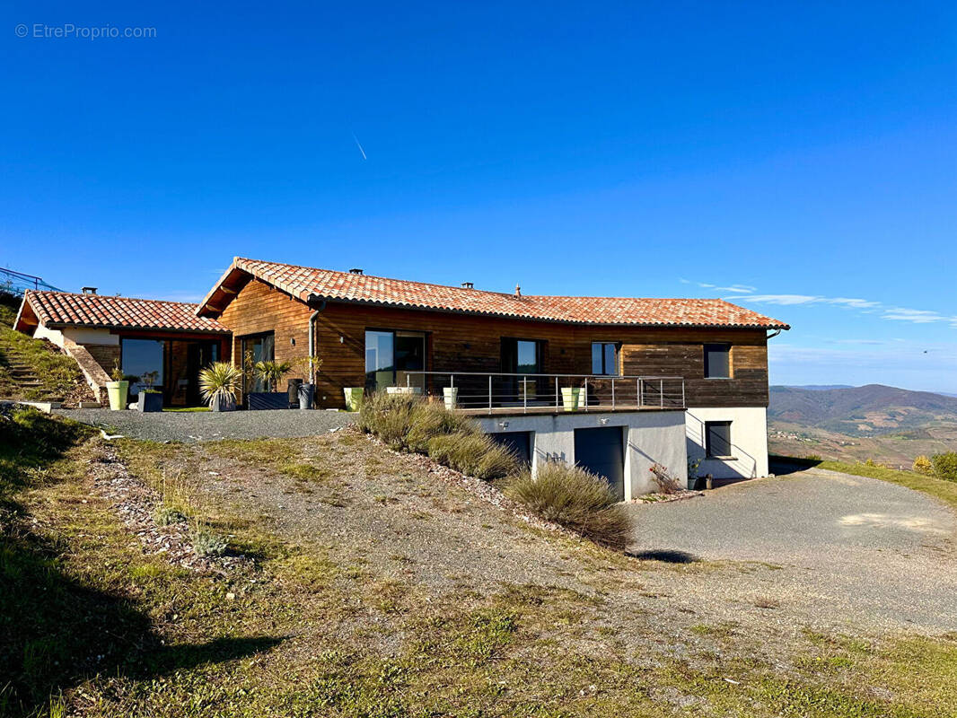 Maison à SAINT-CYR-LE-CHATOUX