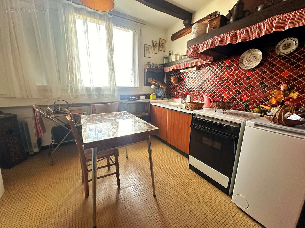 Appartement à PIERRE-BENITE