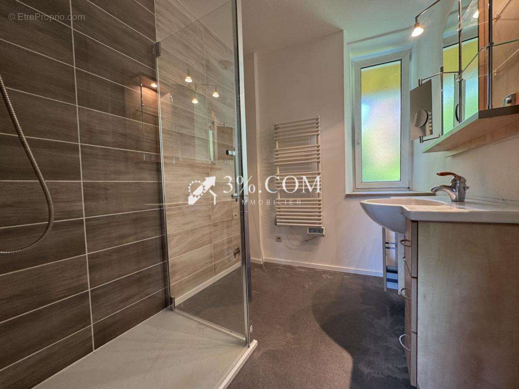 3%COM  Très bel appartement F4 avec 3 chambres - balcon et 2 - photo 6