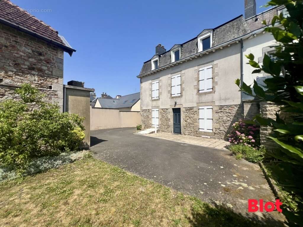 Maison 262 m² à Caulnes  - photo 2