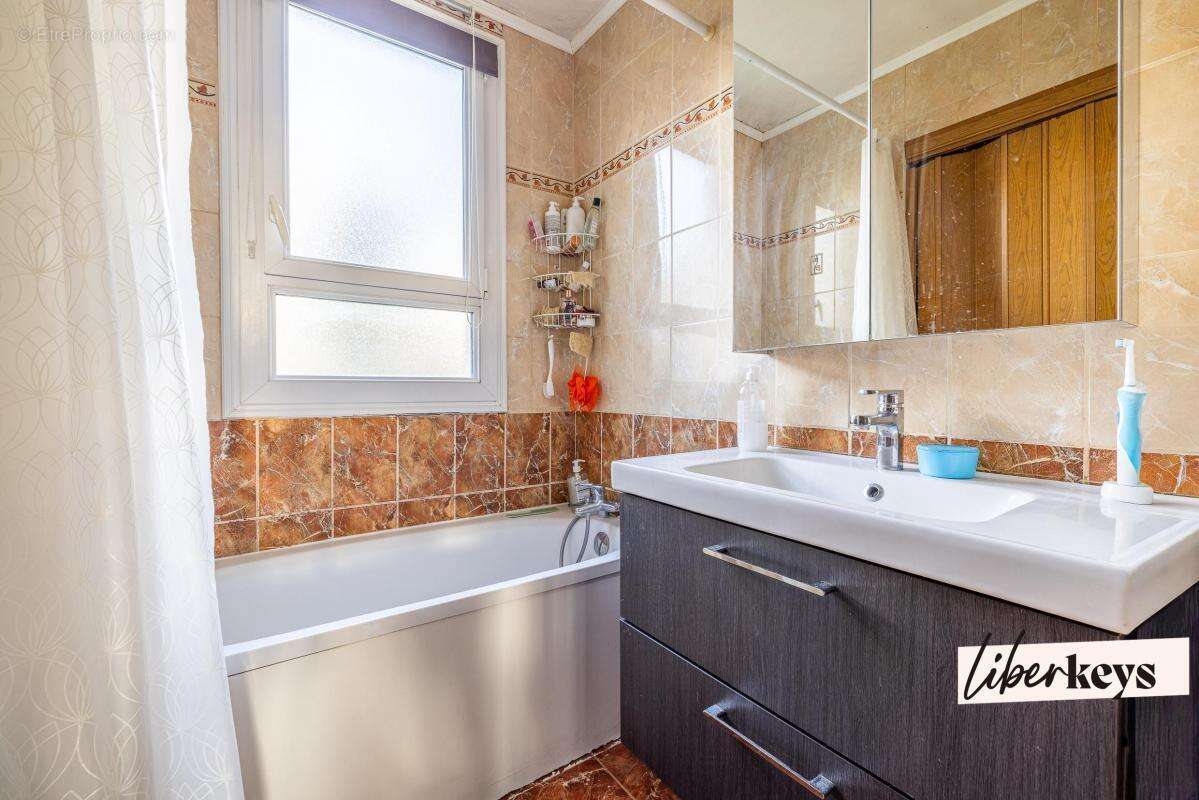 Appartement à SAINTE-GENEVIEVE-DES-BOIS