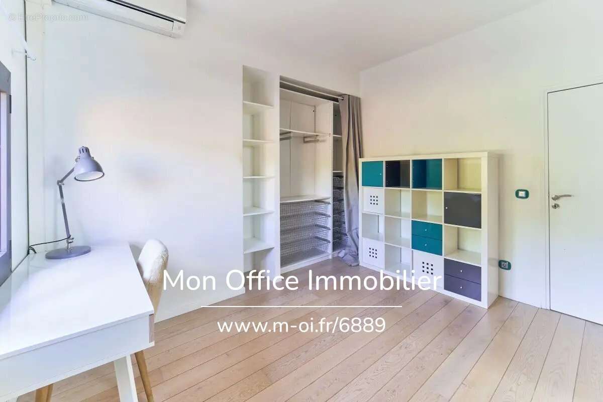 Maison à LE PUY-SAINTE-REPARADE